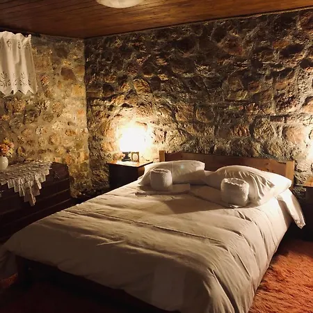 Katogi Stone House カントリーハウス カラブリタ